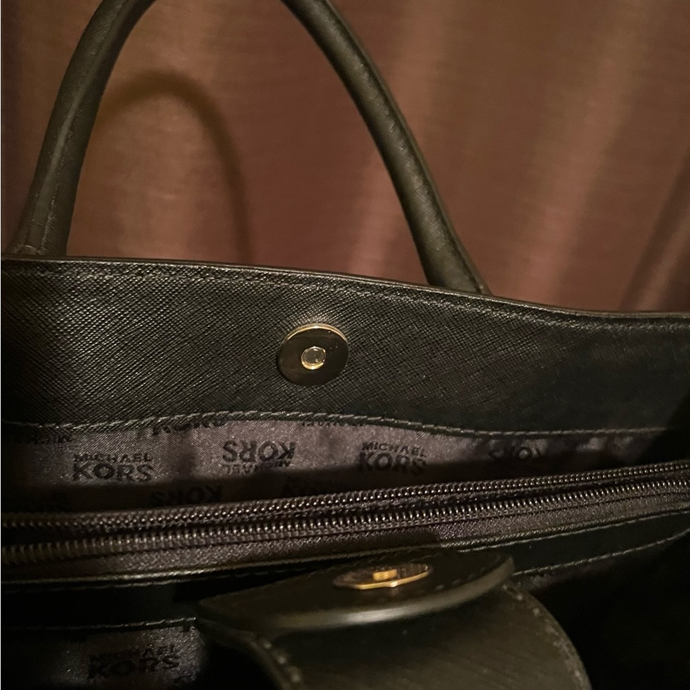NWT Michael Kors - Hamilton EW Satchel - Black - Leather w/shoulder strap. - Picture 7 of 11